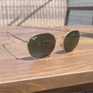 HEXAGONAL FLAT LENSES Ray-Ban